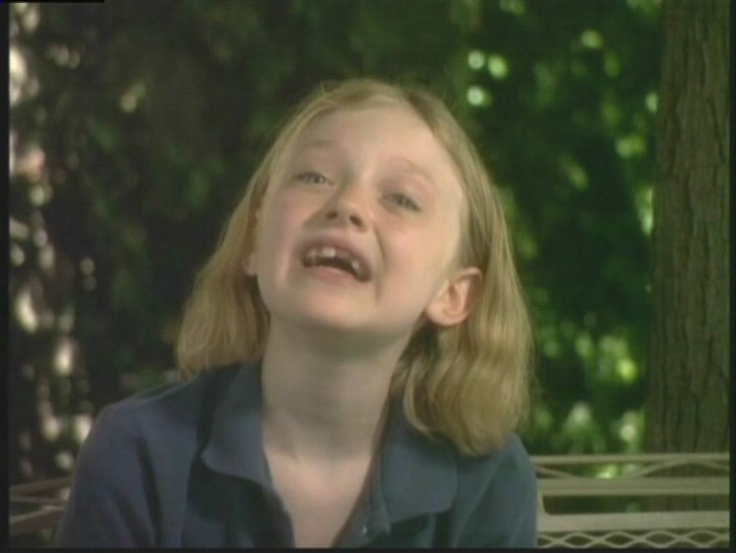 lovely-dakota-nine-lives-dvd-interview-08.jpg