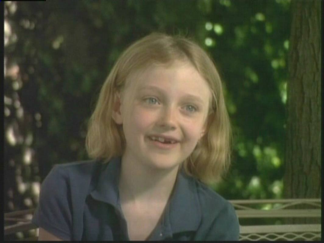 lovely-dakota-nine-lives-dvd-interview-13.jpg