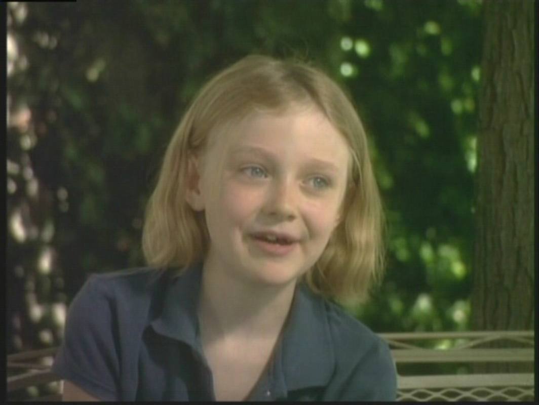 lovely-dakota-nine-lives-dvd-interview-14.jpg
