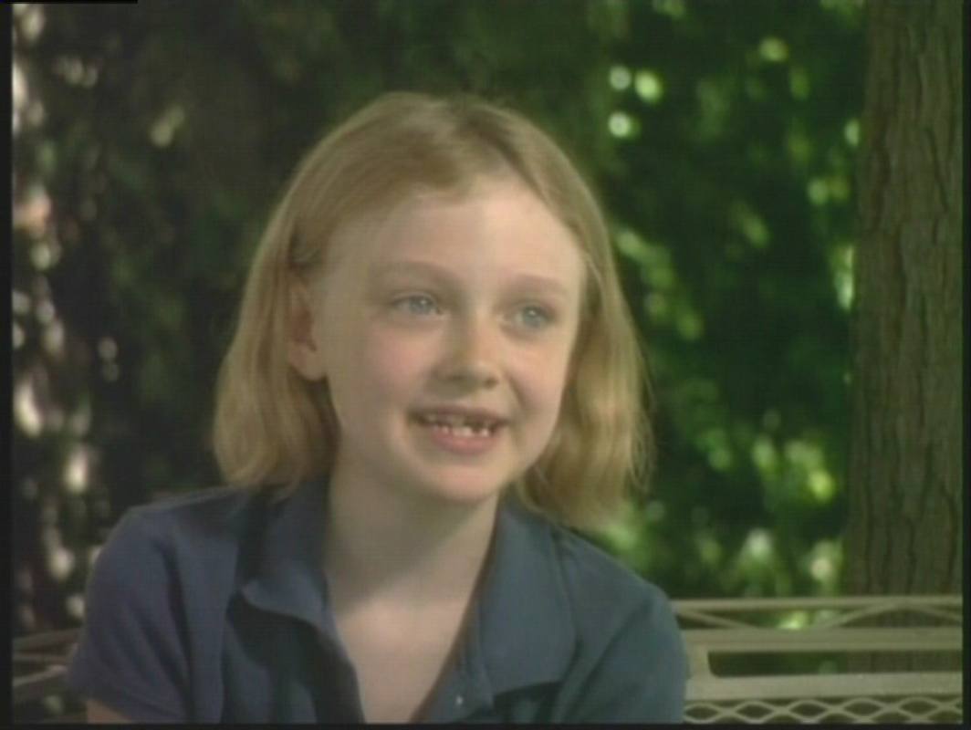 lovely-dakota-nine-lives-dvd-interview-15.jpg