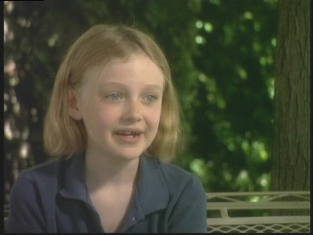 lovely-dakota-nine-lives-dvd-interview-16.jpg