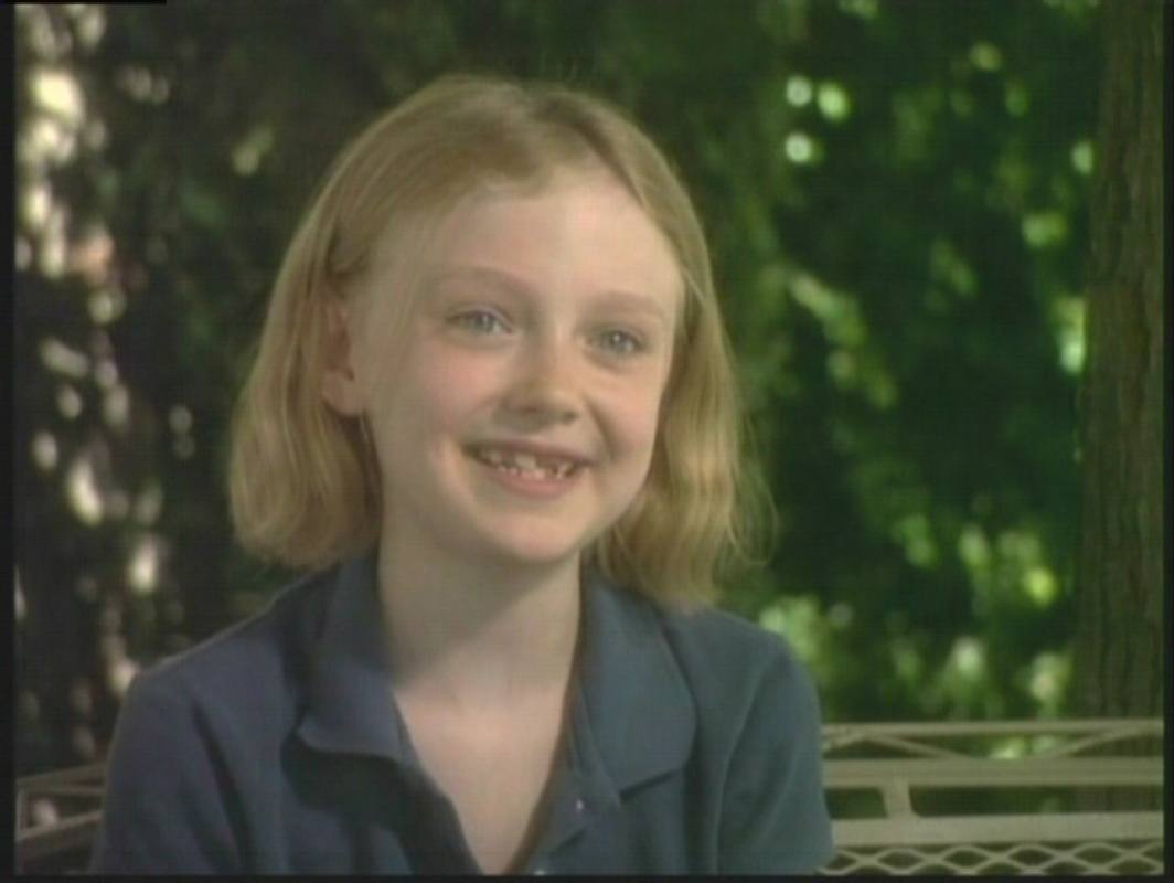 lovely-dakota-nine-lives-dvd-interview-23.jpg