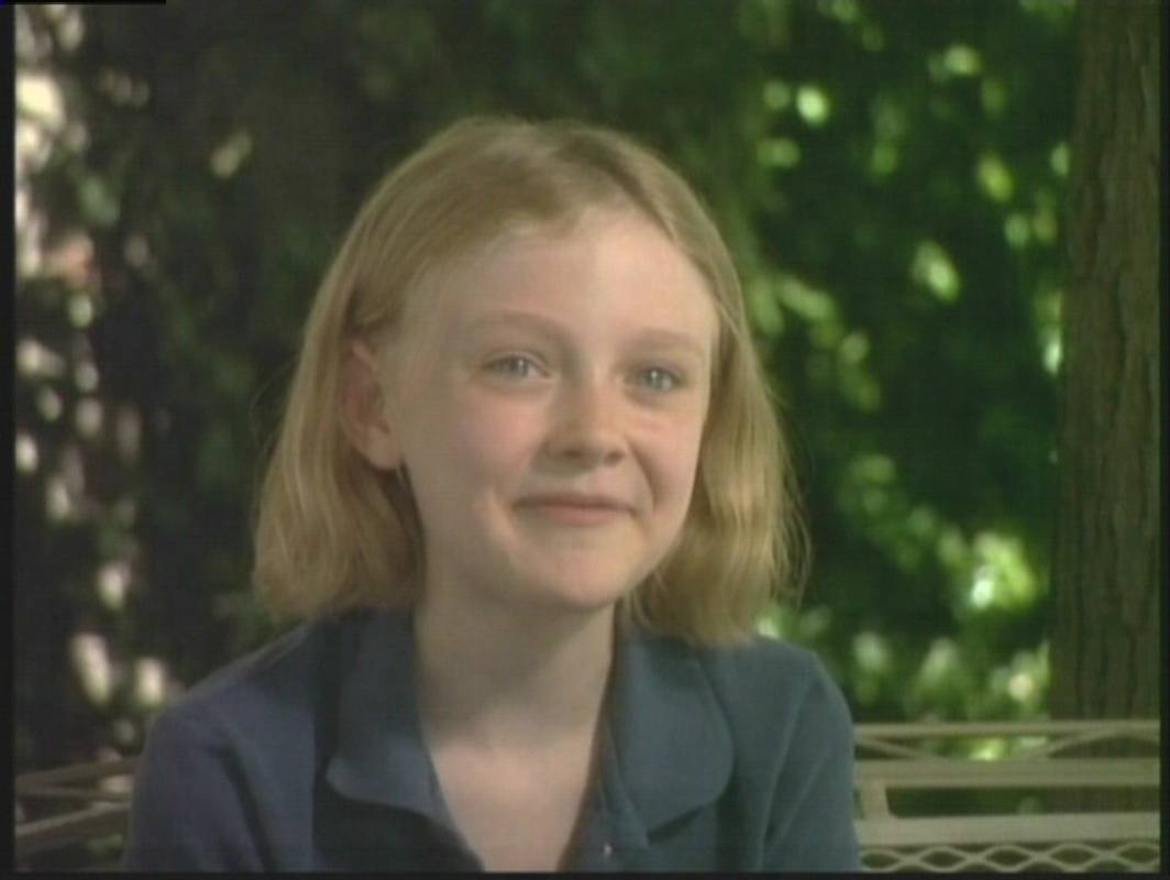lovely-dakota-nine-lives-dvd-interview-51.jpg