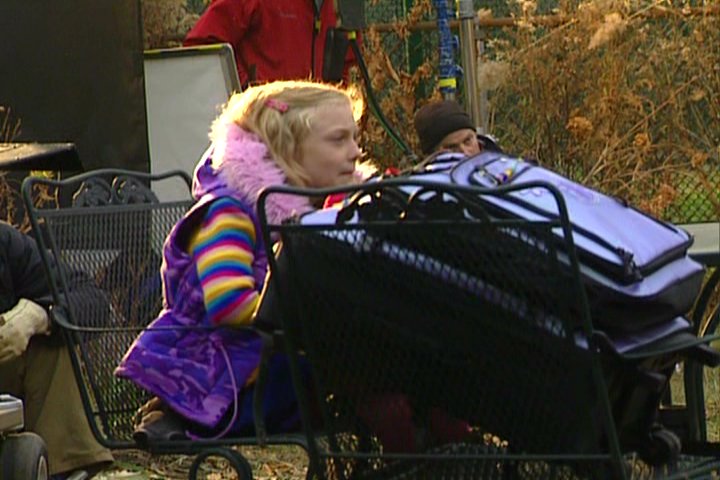 lovely-dakota-war-worlds-dvd-family-unit-024.jpg