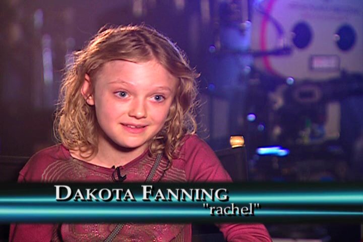 lovely-dakota-war-worlds-dvd-family-unit-040.jpg
