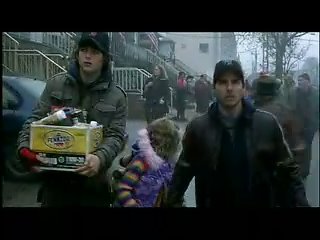 lovely-dakota-war-worlds-clip-01-10.jpg