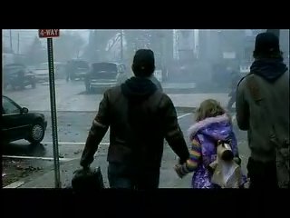 lovely-dakota-war-worlds-clip-01-11.jpg