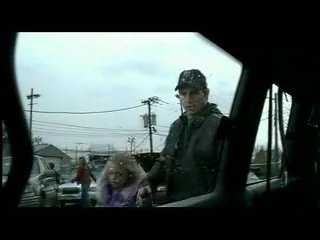 lovely-dakota-war-worlds-clip-01-14.jpg