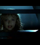 lovely-dakota-war-worlds-clip-02-07.jpg