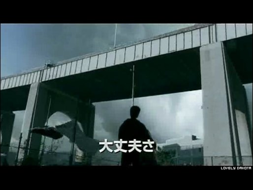 lovely-dakota-war-worlds-japanese-trailer-05.jpg