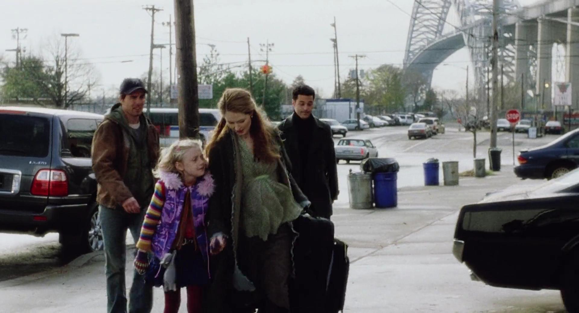 lovely-dakota-war-worlds-screen-capture-018.jpg
