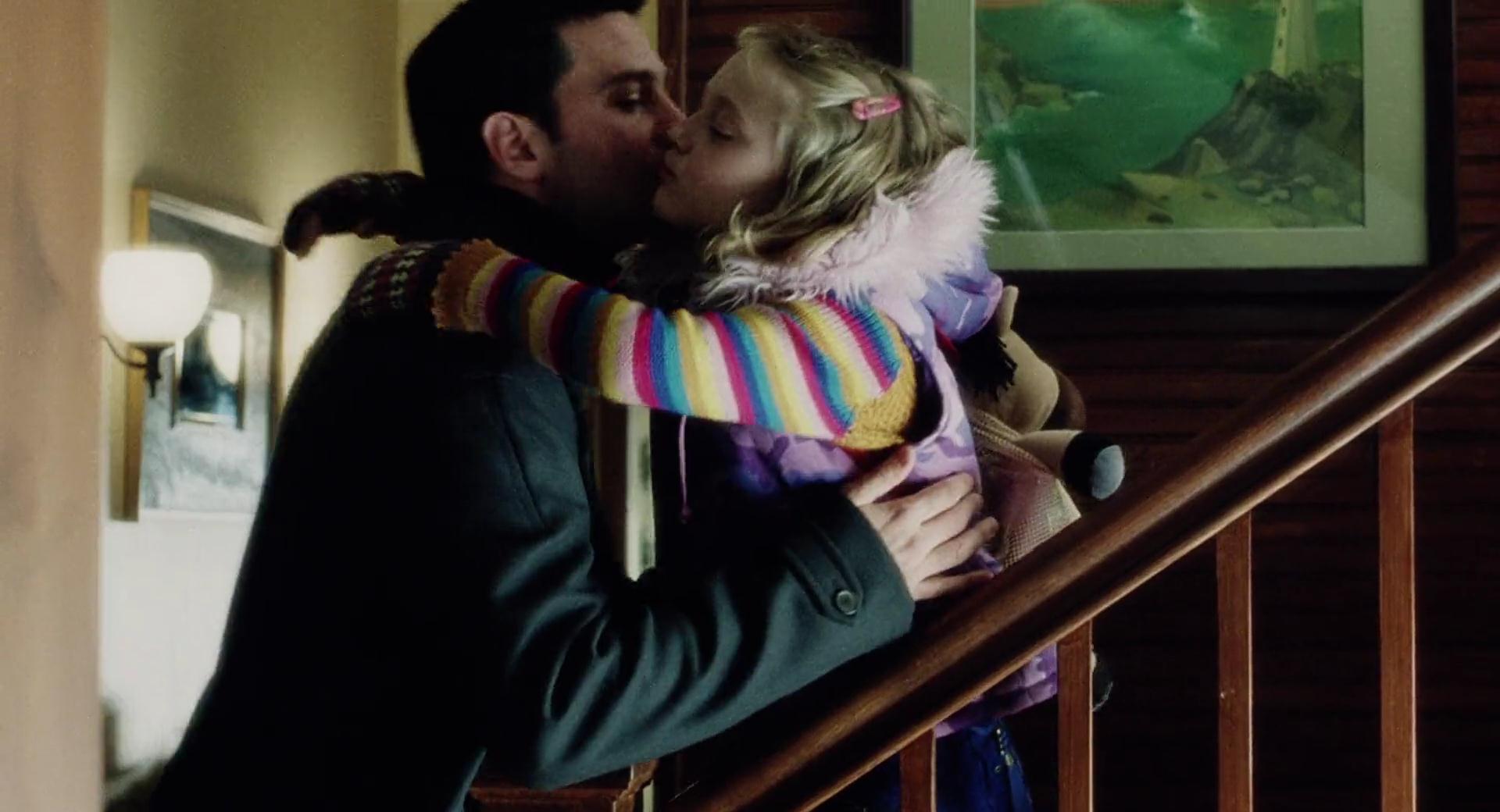 lovely-dakota-war-worlds-screen-capture-027.jpg