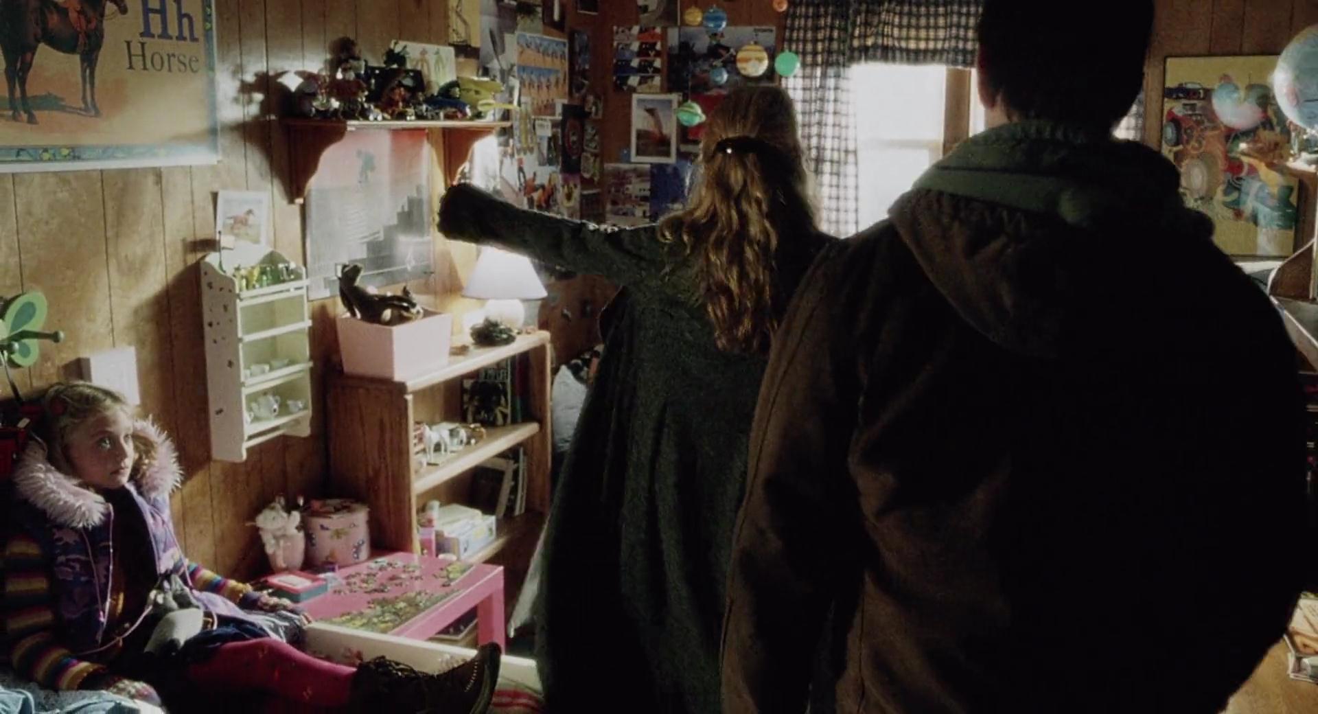 lovely-dakota-war-worlds-screen-capture-032.jpg
