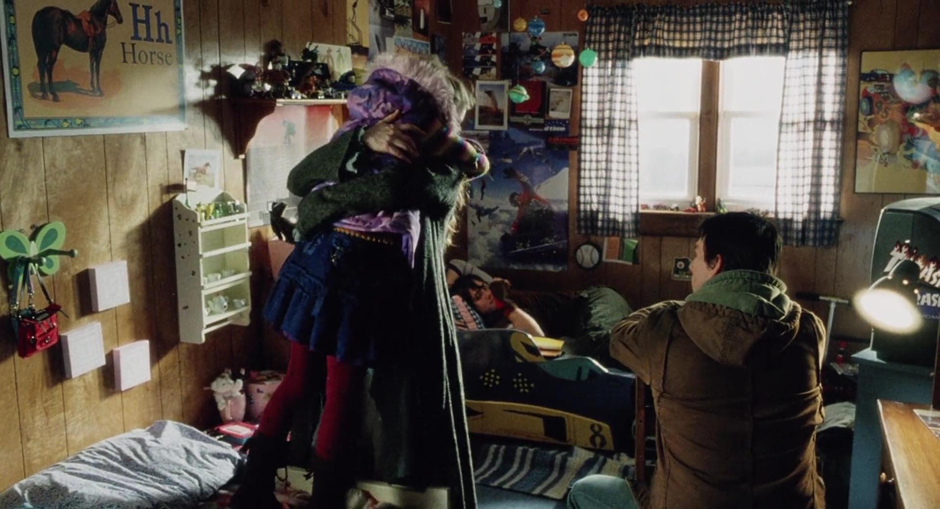 lovely-dakota-war-worlds-screen-capture-035.jpg