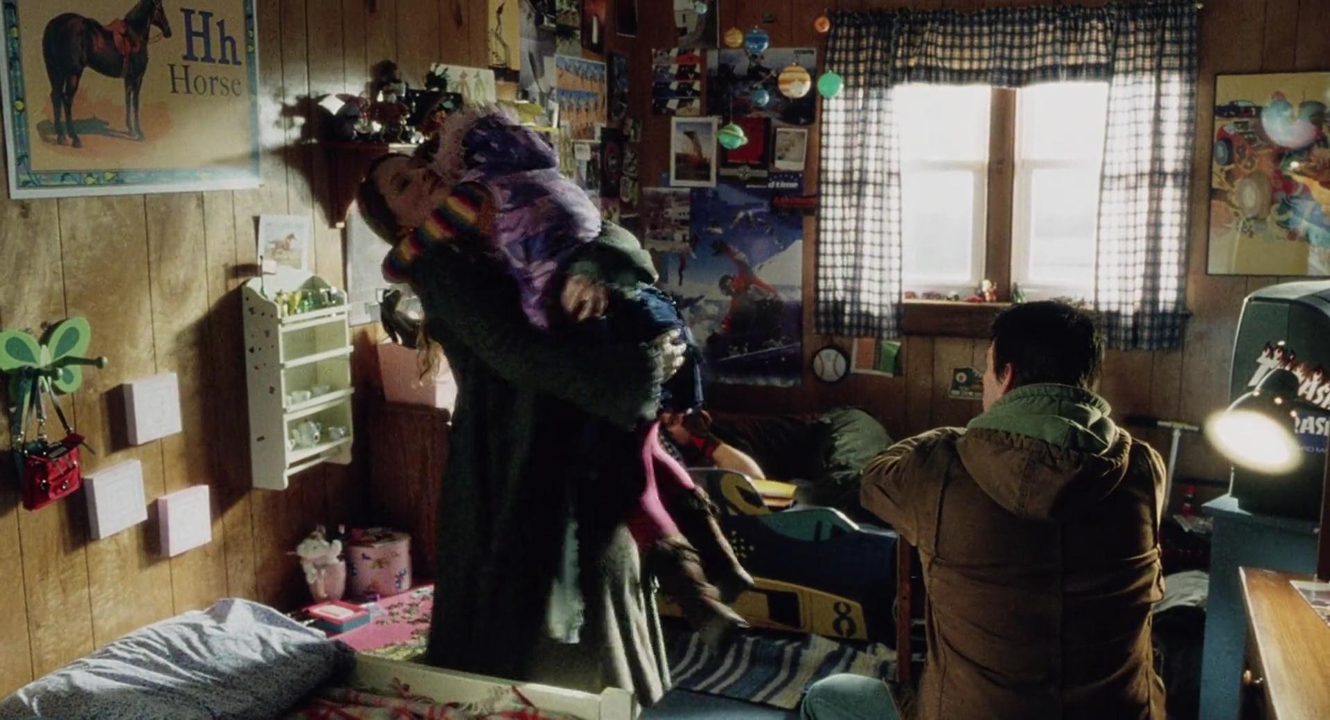 lovely-dakota-war-worlds-screen-capture-036.jpg