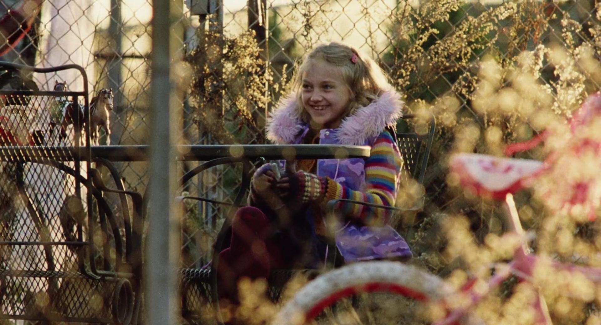 lovely-dakota-war-worlds-screen-capture-041.jpg
