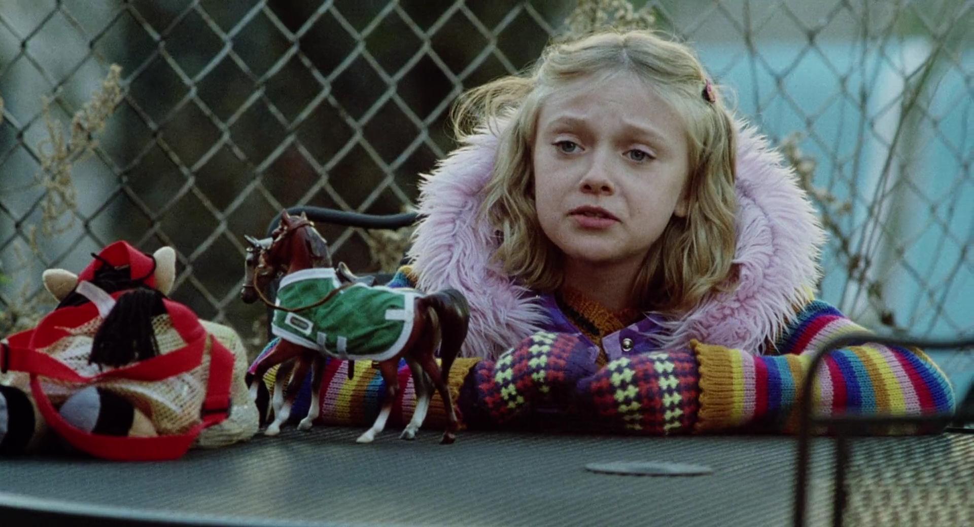 lovely-dakota-war-worlds-screen-capture-044.jpg