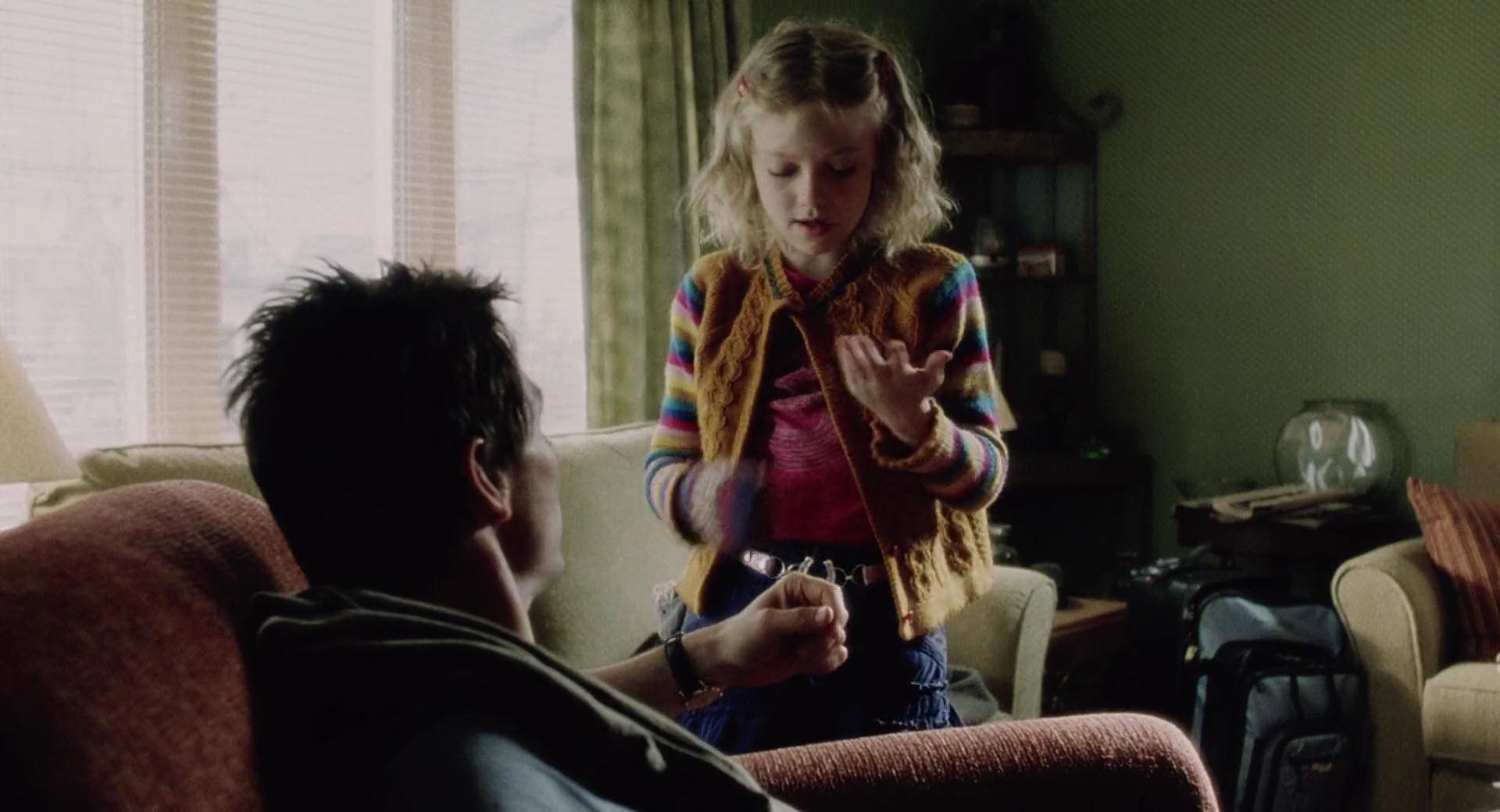 lovely-dakota-war-worlds-screen-capture-051.jpg