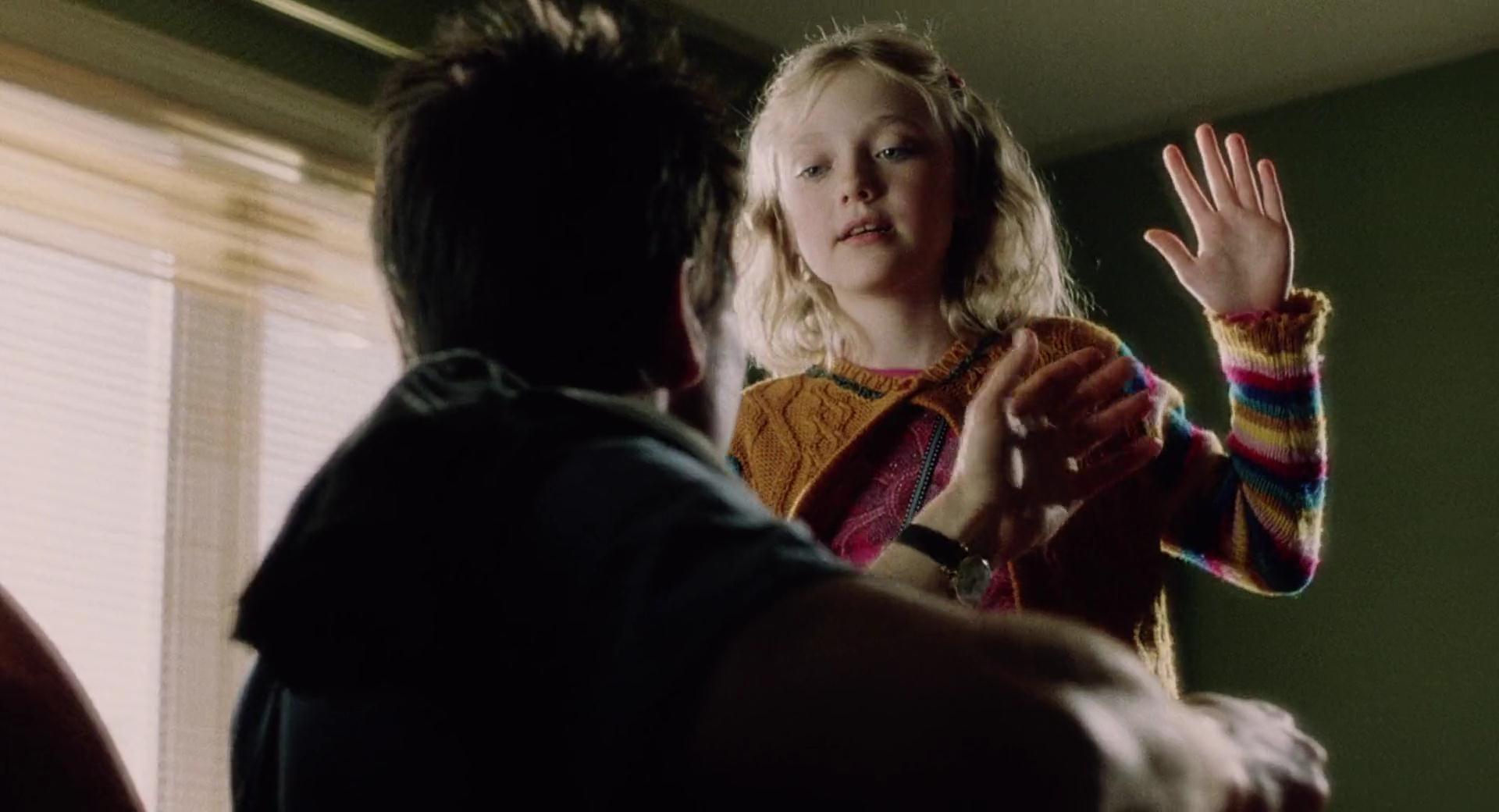 lovely-dakota-war-worlds-screen-capture-055.jpg