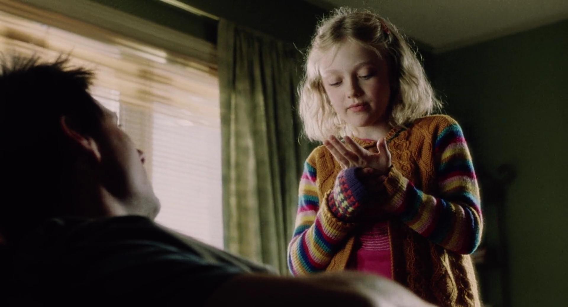 lovely-dakota-war-worlds-screen-capture-059.jpg