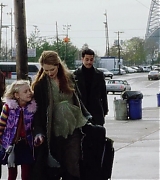 lovely-dakota-war-worlds-screen-capture-018.jpg