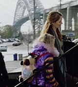 lovely-dakota-war-worlds-screen-capture-021.jpg