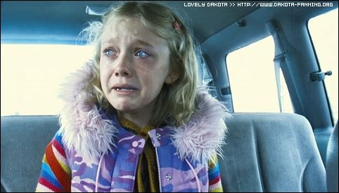 lovely-dakota-war-worlds-teaser-39.jpg