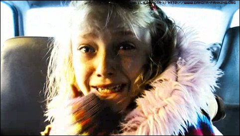 lovely-dakota-war-worlds-teaser-42.jpg