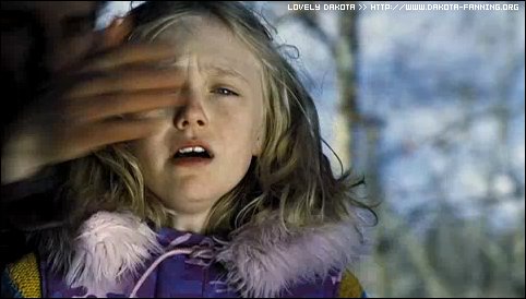 lovely-dakota-war-worlds-teaser-48.jpg
