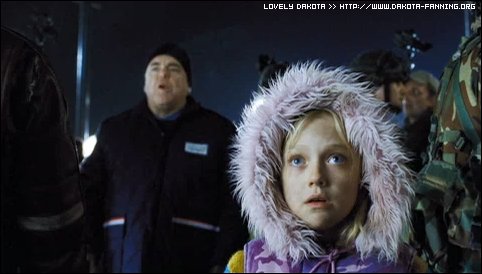 lovely-dakota-war-worlds-teaser-53.jpg