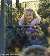 lovely-dakota-war-worlds-teaser-11.jpg
