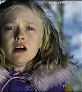 lovely-dakota-war-worlds-teaser-46.jpg