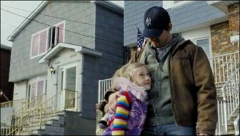 lovely-dakota-war-worlds-theatrical-trailer-03.jpg