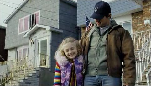 lovely-dakota-war-worlds-theatrical-trailer-04.jpg