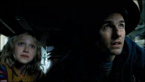 lovely-dakota-war-worlds-theatrical-trailer-16.jpg