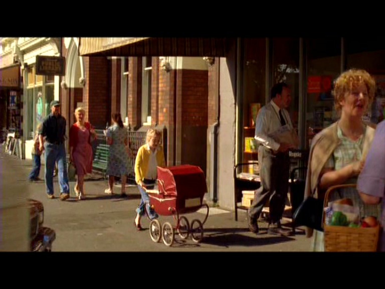 lovely-dakota-charlottes-web-dvd-henry-fussy-town-01.jpg