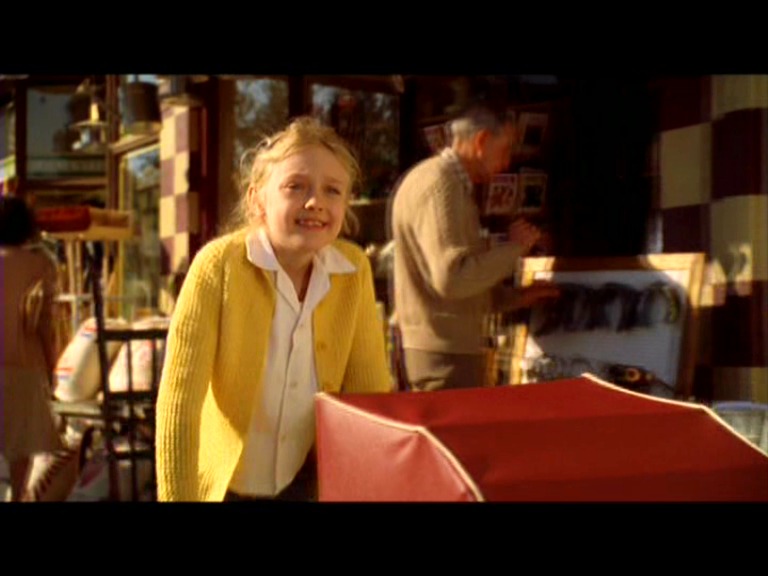 lovely-dakota-charlottes-web-dvd-henry-fussy-town-06.jpg