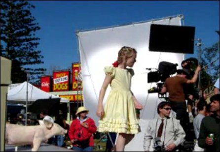 lovely-dakota-charlottes-web-on-set-11.jpg