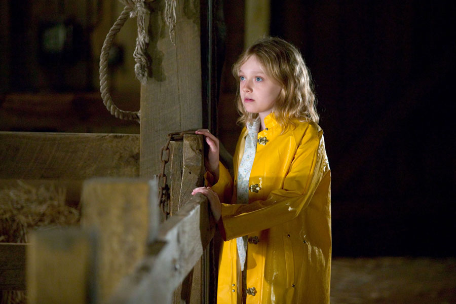 lovely-dakota-charlottes-web-still-01.jpg