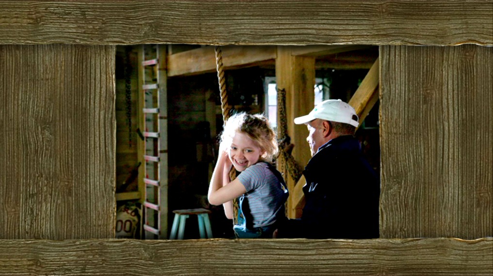 lovely-dakota-charlottes-web-dvd-farm-photo-album-03.jpg