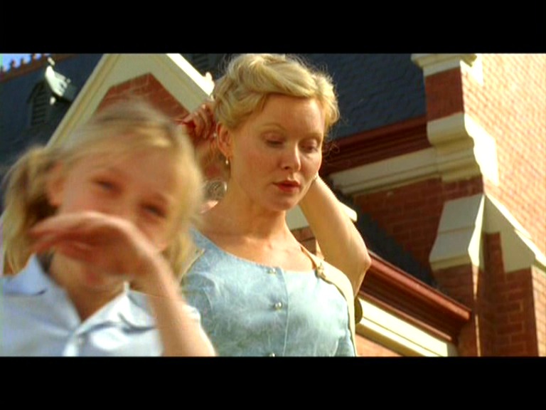 lovely-dakota-charlottes-web-dvd-gag-reel-025.jpg