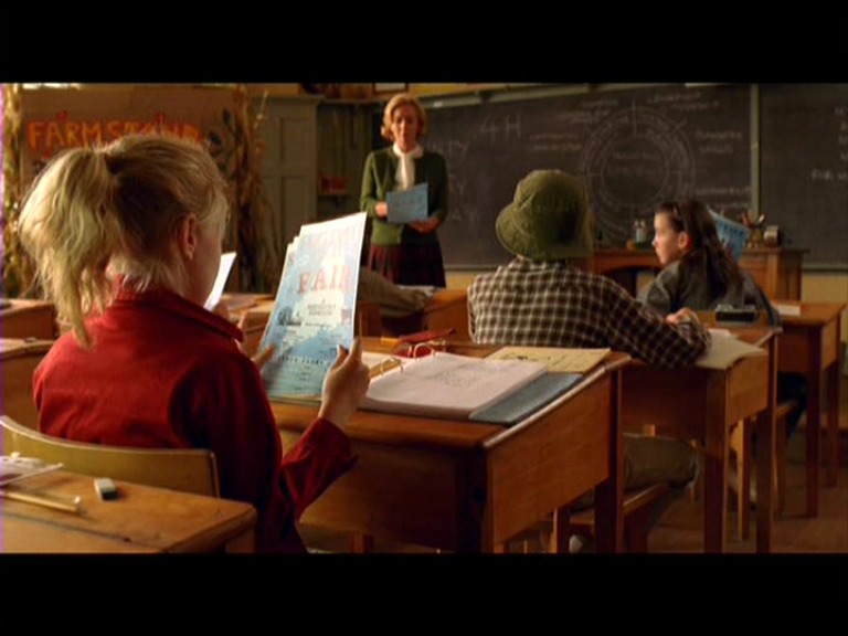 lovely-dakota-charlottes-web-dvd-gag-reel-029.jpg