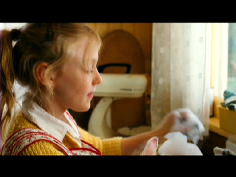 lovely-dakota-charlottes-web-dvd-making-some-movie-059.jpg