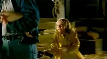 lovely-dakota-charlottes-web-teaser-12.jpg