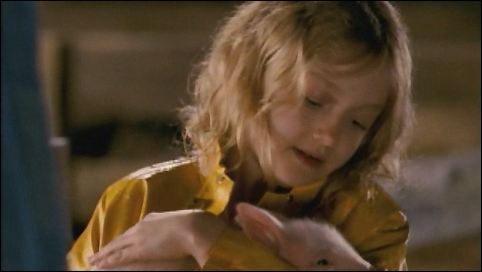 lovely-dakota-charlottes-web-trailer-49.jpg