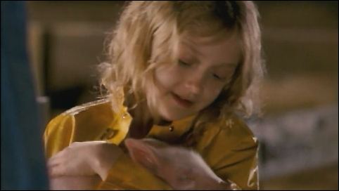lovely-dakota-charlottes-web-trailer-52.jpg