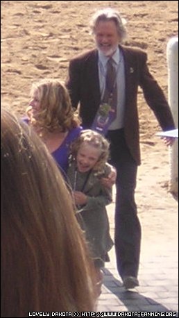 lovely-dakota-dreamer-on-set-17.jpg