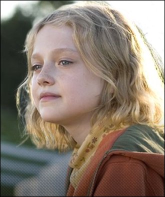 lovely-dakota-dreamer-still-10.jpg