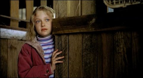 lovely-dakota-dreamer-trailer-025.jpg