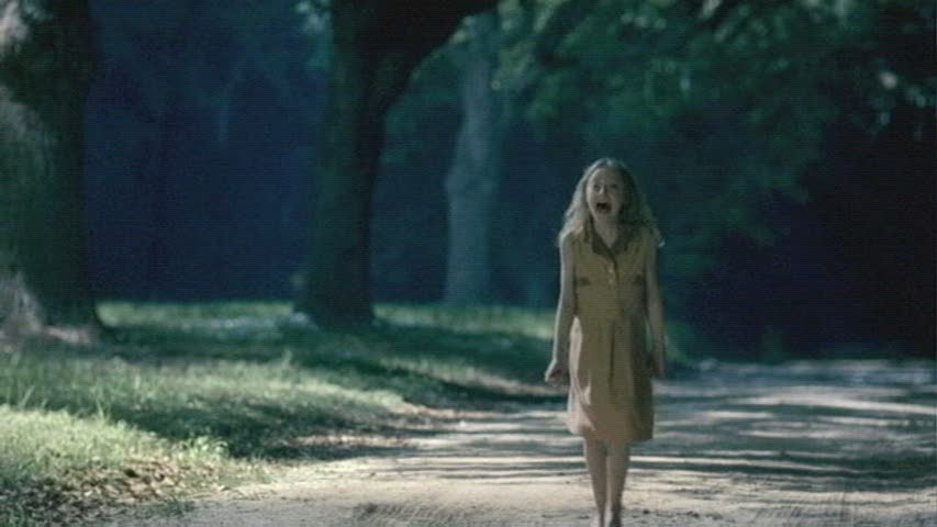 lovely-dakota-hounddog-dvd-making-of-13.jpg